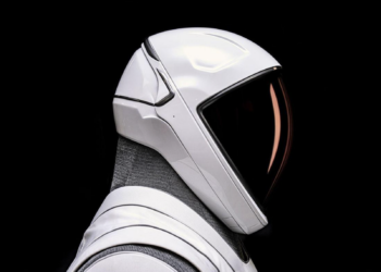 Представлен скафандр Eva для космического туризма и строительства баз на Луне и Марсе