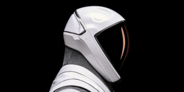 Представлен скафандр Eva для космического туризма и строительства баз на Луне и Марсе