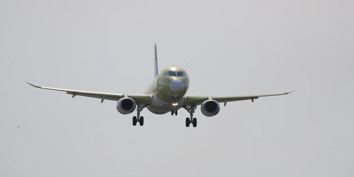 Испытания импортозамещенного крыла самолета SJ-100 стартуют в 2025 году и продлятся 5 лет