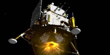 Китайский Чанъэ-6 сел на обратной стороне Луны. Впервые в истории соберет там грунт