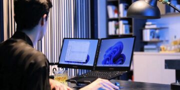 Первый ноутбук с двумя экранами в горизонтальной плоскости. Acemagic X1