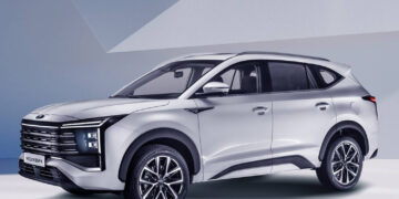 Представлен габаритный кроссовер Москвич 8. Семь мест, 174 л.с, цена: 2.6 млн рублей 