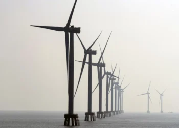 Ветрогенератор высотой с 63-этажный дом построили в Китае