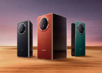 Cмартфон-планшет Honor Magic V3 появился в продаже в России