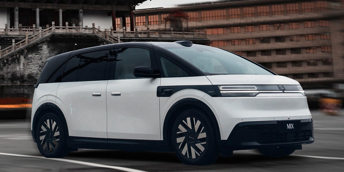 Электроминивэн будущего: Zeekr MIX с просторным салоном и запасом хода 700 км