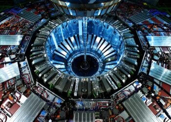 Большой адронный коллайдер закрыт для российских ученых. Однако в России уже запущен ускоритель NICA