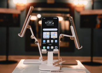 Honor 400 Pro презентовали в театре на Малой Бронной