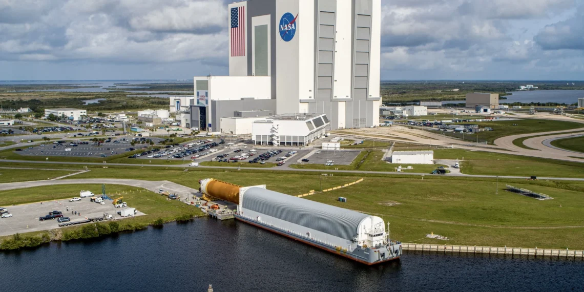 NASA запретила китайцам участвовать в своих программах освоения космоса