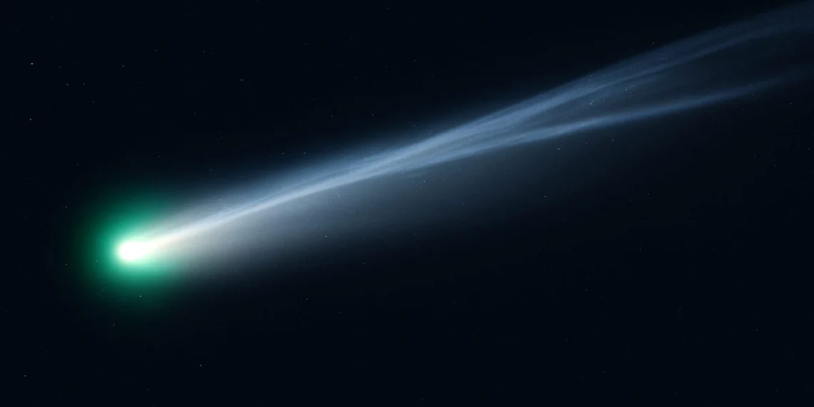 Комета C/2025 A6 будет видна до начала ноября
